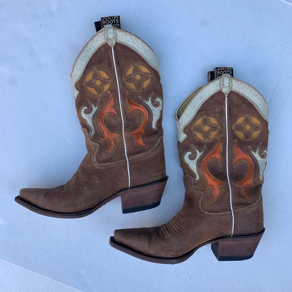Bottes Western Femme Justin – Crème/Hiver – Motif Autruche – Taille 6B